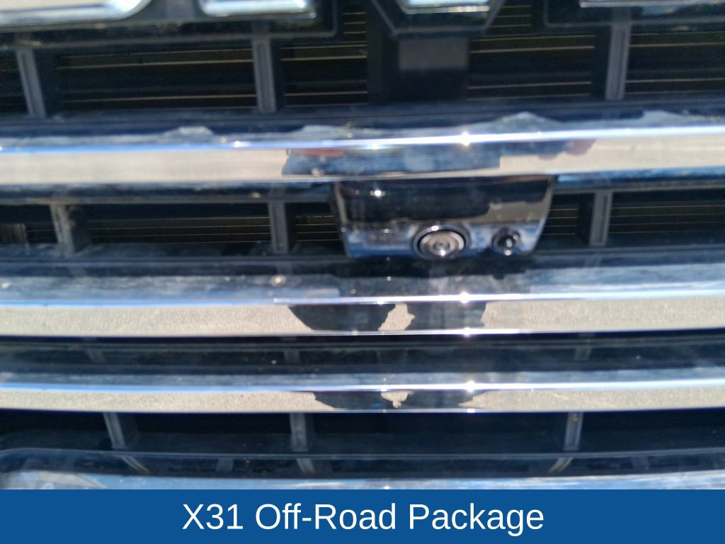 Used 2022 GMC Sierra 1500 SLT w/ SLT Premium Plus Package AWD/4WD image 12