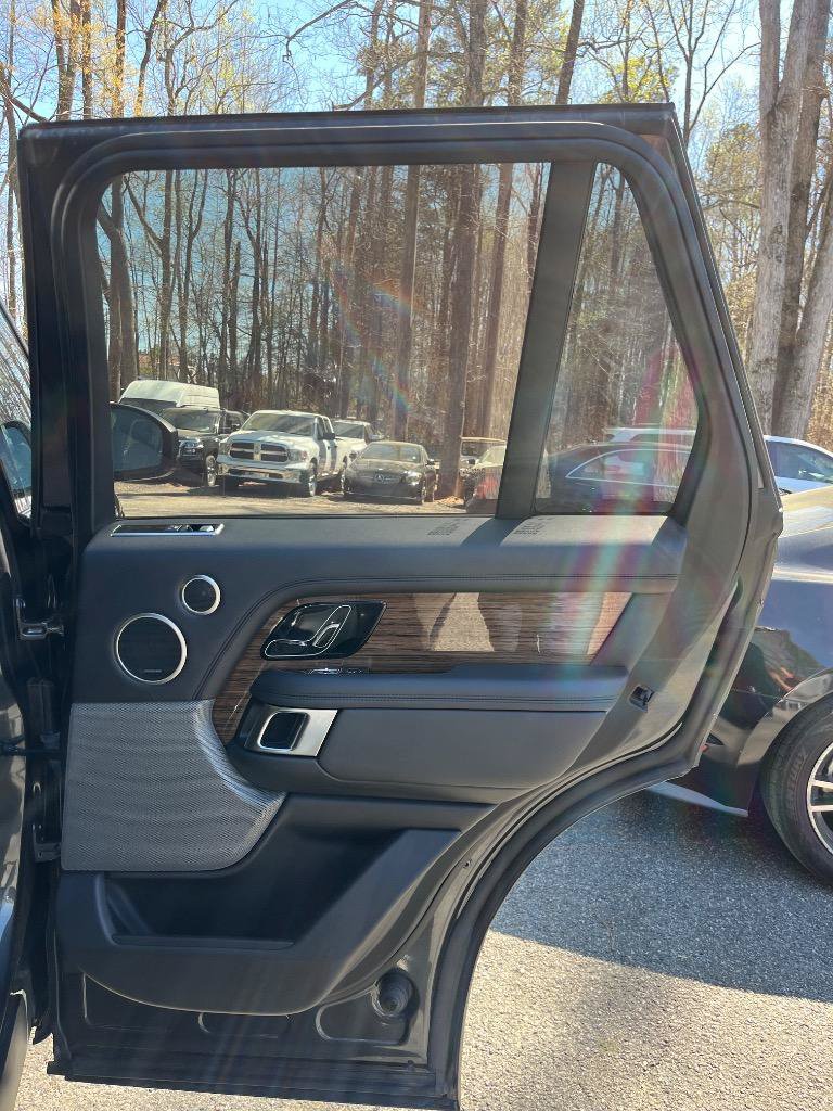 Used 2018 Land Rover Range Rover Supercharged AWD/4WD image 30