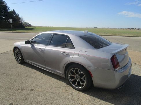 Used 2018 Chrysler 300 S w/ 300S Premium Group image 3