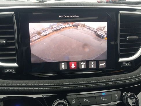 New 2026 Chrysler Pacifica Limited image 7