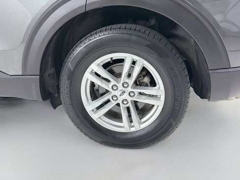 Used 2020 Ford Explorer XLT w/ Equipment Group 202A AWD/4WD image 30