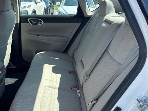 Used 2015 Nissan Sentra SV FWD image 10