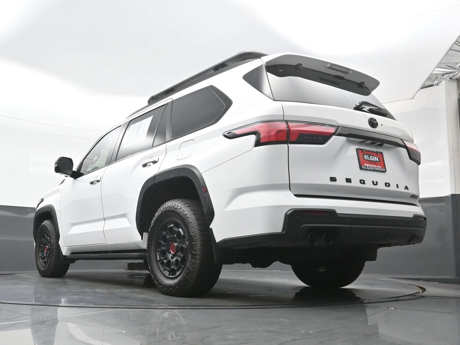 Used 2025 Toyota Sequoia TRD Pro AWD/4WD image 33