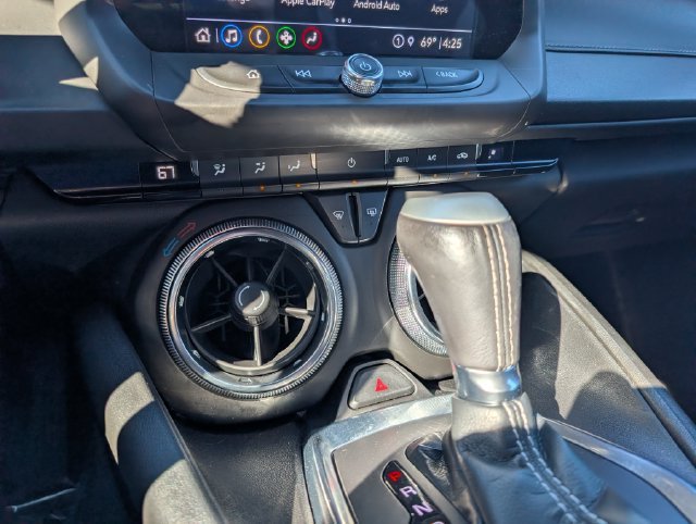 Used 2021 Chevrolet Camaro LT w/ Technology Package RWD image 15