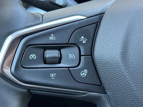 Used 2025 Chevrolet Trax LT w/ Driver Confidence Package image 25