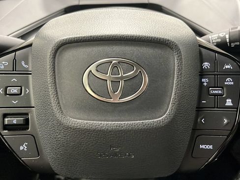 Used 2024 Toyota Prius XLE AWD/4WD image 17