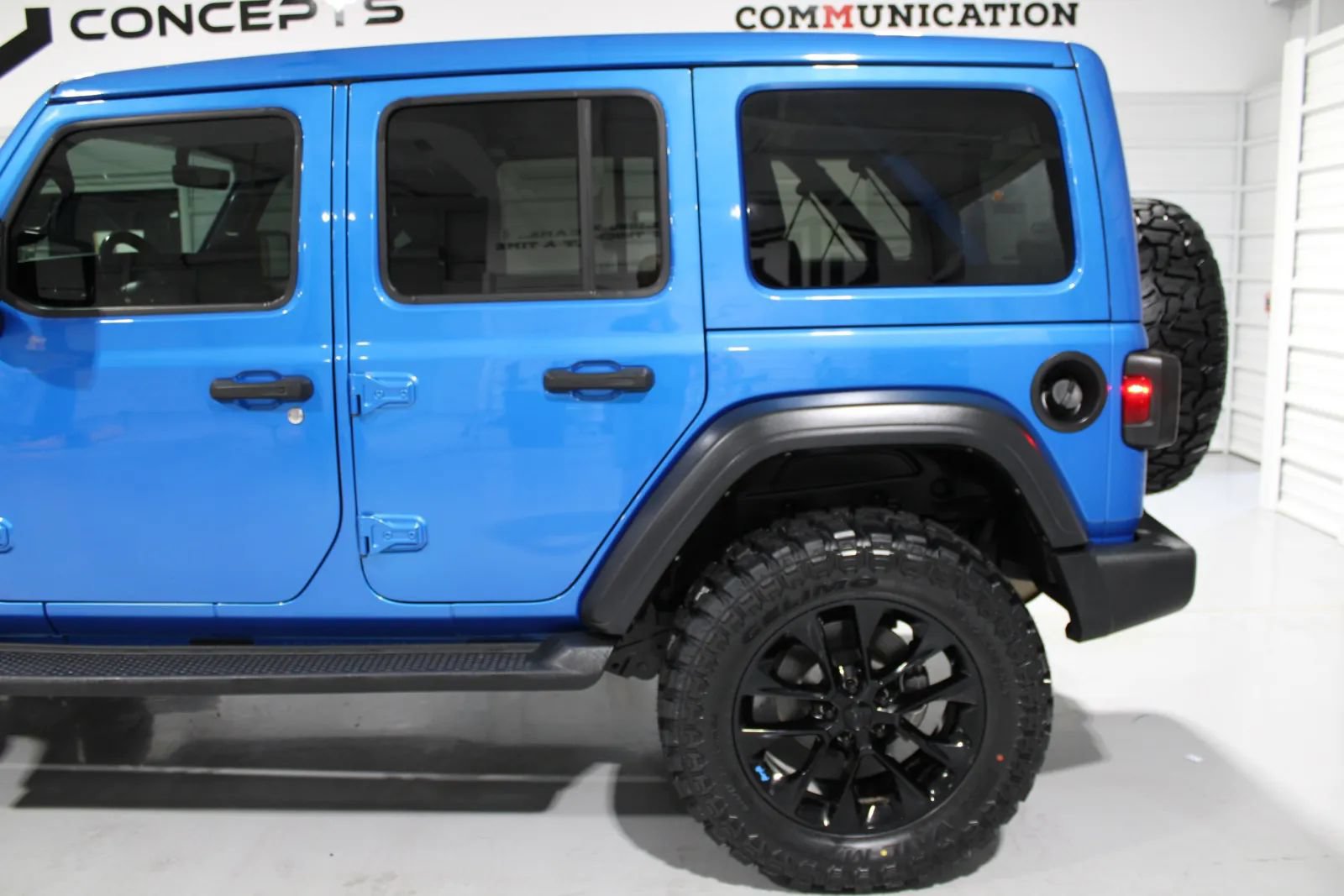 Used 2022 Jeep Wrangler Unlimited Sport AWD/4WD image 7