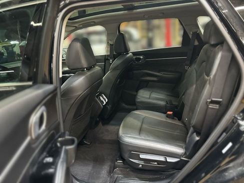 Certified 2024 Kia Sorento SX image 27