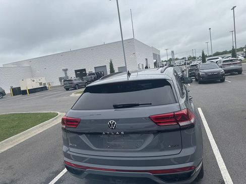 Used 2023 Volkswagen Atlas Cross Sport SEL R-Line AWD/4WD image 5
