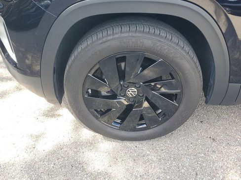 Certified 2026 Volkswagen Atlas SE w/ Black Wheel Package AWD/4WD image 13