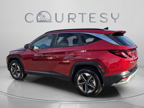 Certified 2025 Hyundai Tucson SEL AWD/4WD image 3