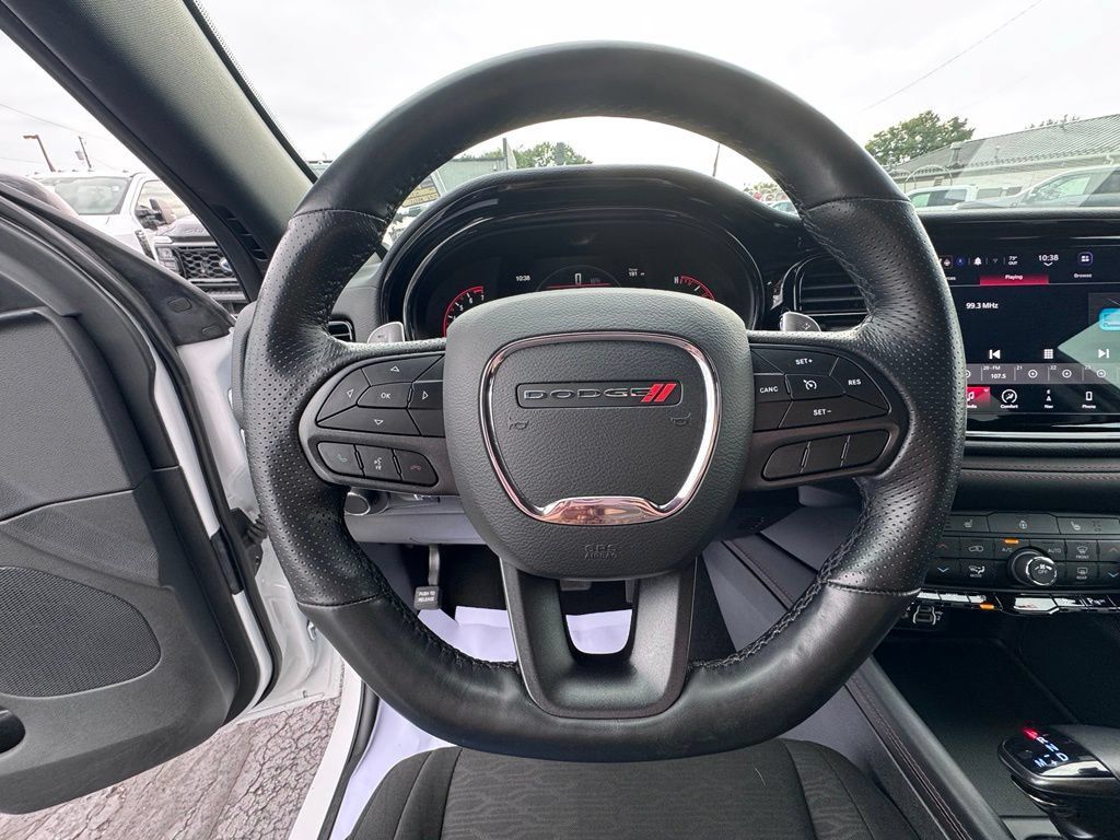 Used 2025 Dodge Durango GT AWD/4WD image 13