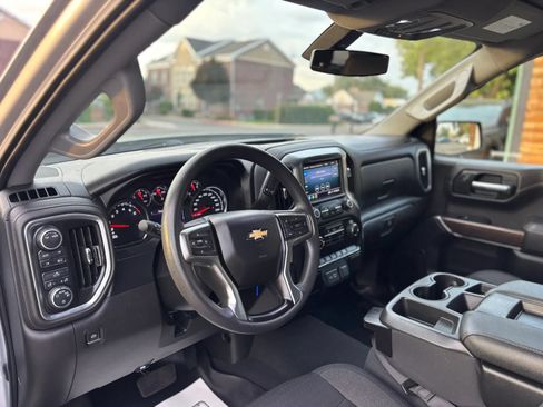Used 2021 Chevrolet Silverado 1500 LT AWD/4WD image 11