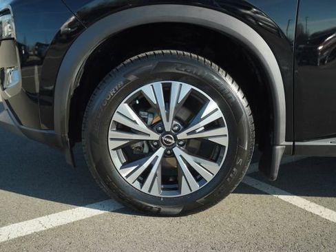 Used 2023 Nissan Rogue SV image 11