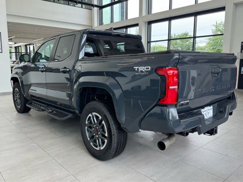 Used 2025 Toyota Tacoma TRD Sport AWD/4WD image 8