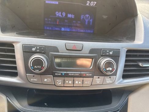 Used 2011 Honda Odyssey EX-L image 24