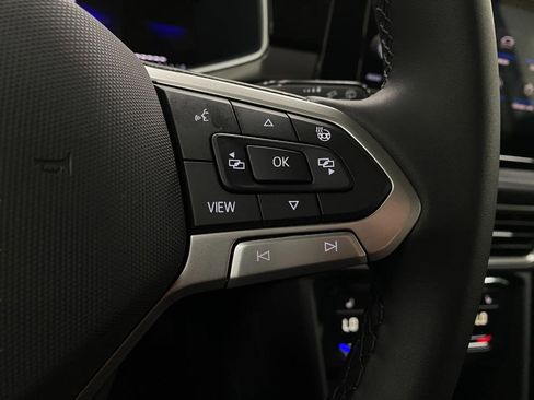 New 2026 Volkswagen Taos SE image 15