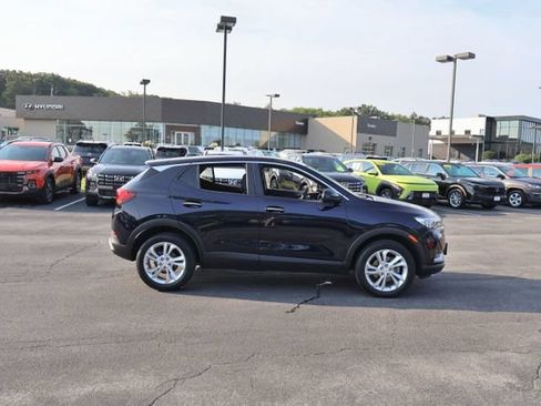 Used 2021 Buick Encore GX Preferred w/ Cold Weather Comfort Package AWD/4WD image 8