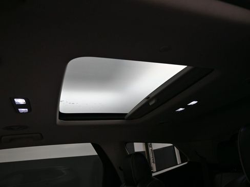 Used 2021 Buick Enclave Avenir w/ Avenir Technology Package image 27