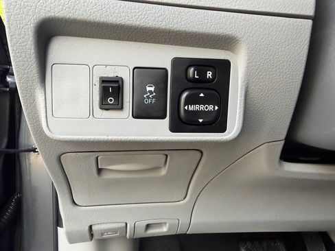 Used 2010 Toyota Corolla LE FWD image 19