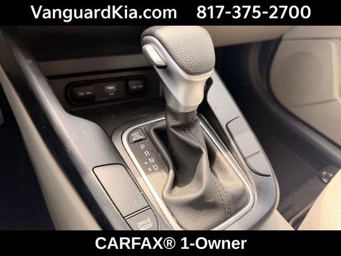 Certified 2025 Kia Soul LX w/ LX Technology Package FWD image 23