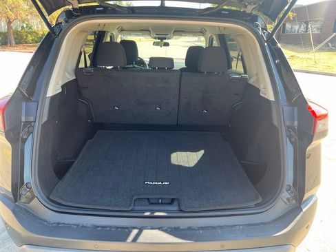 Used 2023 Nissan Rogue S AWD/4WD image 13