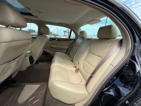 Used 2005 Jaguar XJ8 image 9