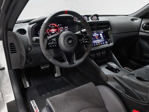 Used 2026 Nissan Z NISMO RWD image 41