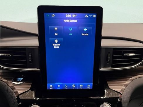 Used 2022 Ford Explorer Limited w/ Limited Technology Package AWD/4WD image 30