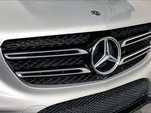 Used 2019 Mercedes-Benz GLE 400 4MATIC image 40