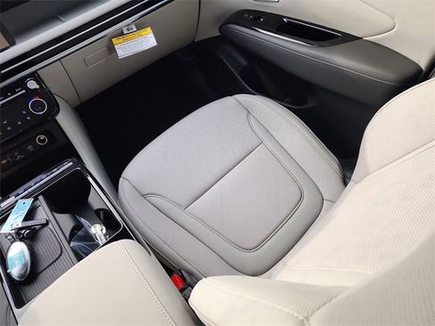 New 2025 Hyundai Tucson Limited image 14