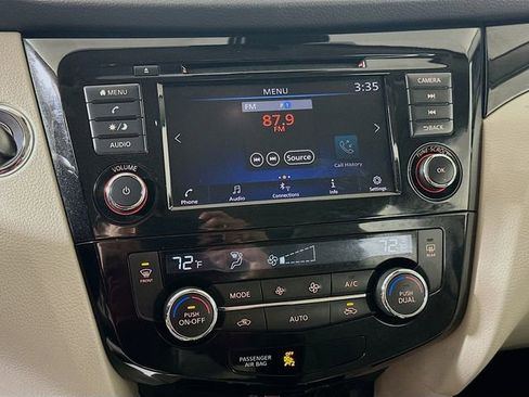 Used 2021 Nissan Rogue Sport SV image 15