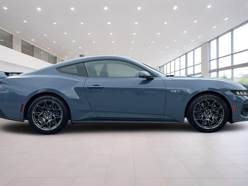Used 2025 Ford Mustang GT Premium w/ GT Performance Package RWD image 3