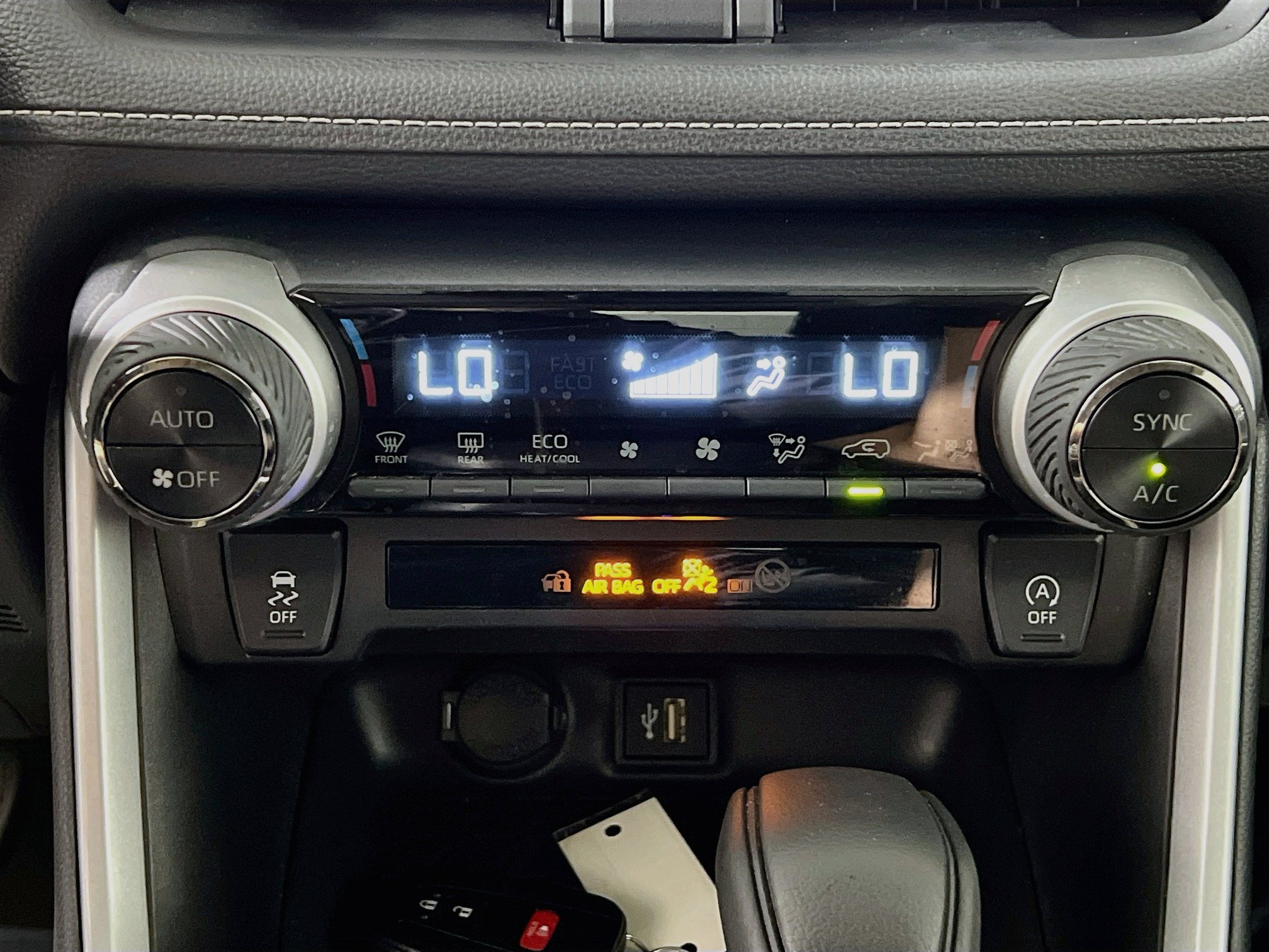 Used 2025 Toyota RAV4 XLE FWD image 26