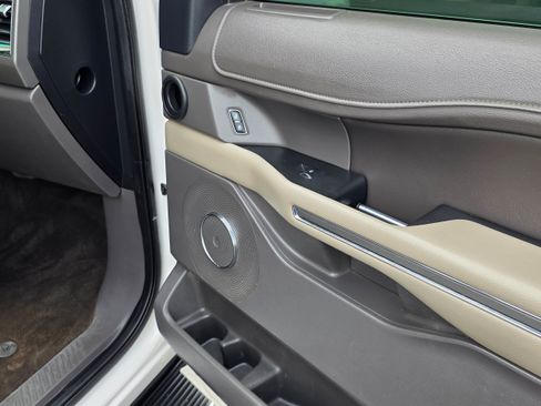 Used 2019 Ford Expedition Max XLT w/ Equipment Group 202A RWD image 28
