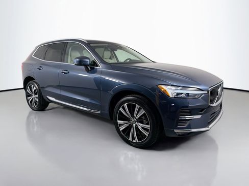 Certified 2023 Volvo XC60 B5 Plus w/ Climate Package AWD/4WD image 3