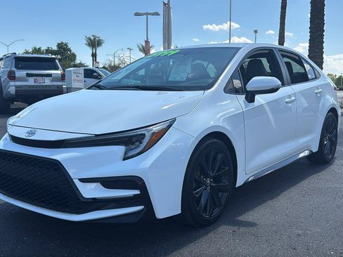 Used 2025 Toyota Corolla SE FWD image 4