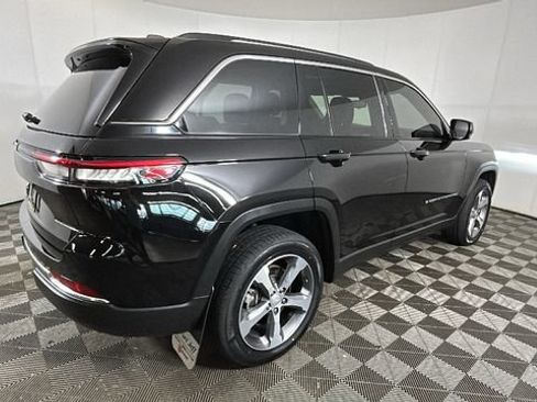 Used 2023 Jeep Grand Cherokee 4WD 4xe image 2