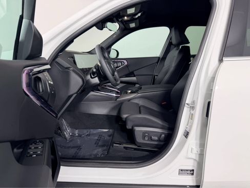 Certified 2025 BMW X3 xDrive30i w/ Premium Package image 9