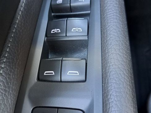 Used 2021 GMC Yukon Denali w/ Denali Premium Package image 17