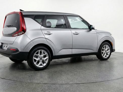 Used 2025 Kia Soul LX w/ LX Technology Package image 9