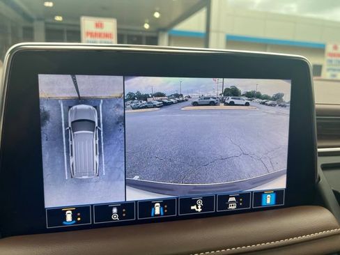 Used 2021 Chevrolet Tahoe High Country w/ Premium Package RWD image 16
