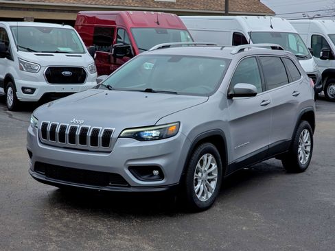 Used 2019 Jeep Cherokee Latitude w/ Popular Appearance Group image 9