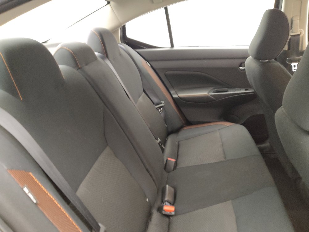 Used 2022 Nissan Versa SR FWD image 19