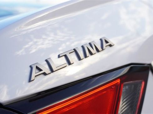 Used 2024 Nissan Altima 2.5 SR image 13