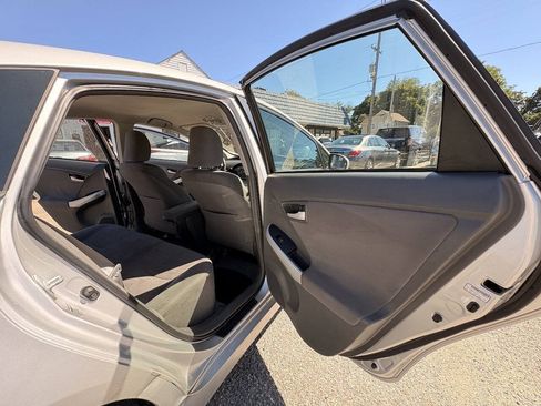 Used 2010 Toyota Prius Two FWD image 19