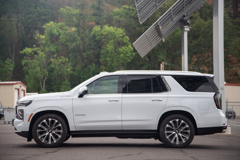 New 2026 Chevrolet Tahoe High Country AWD/4WD image 6