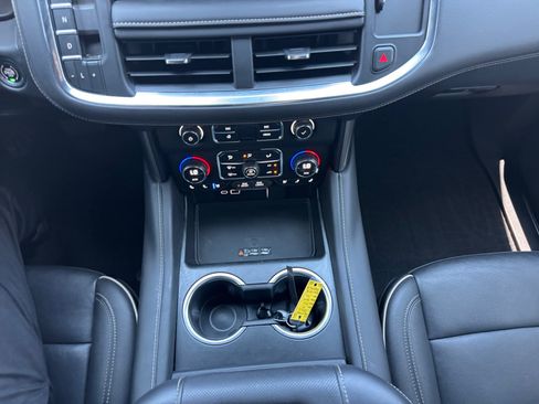 Used 2024 Chevrolet Tahoe Premier RWD image 19