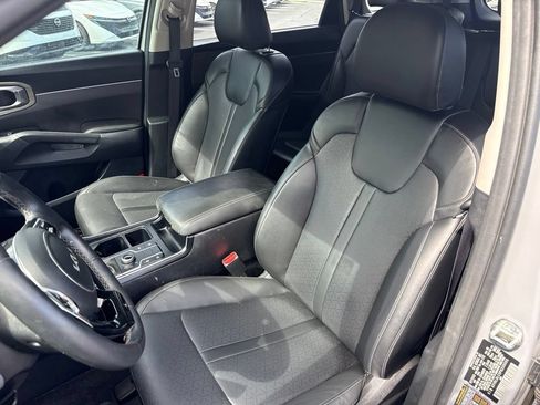 Used 2023 Kia Sorento S AWD/4WD image 14