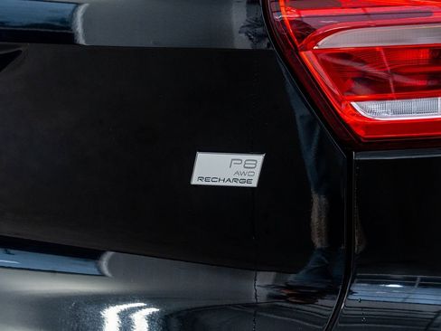 Used 2021 Volvo XC40 P8 Recharge w/ Advanced Package image 28